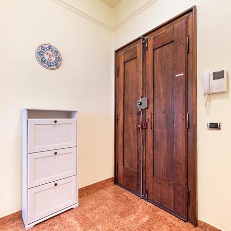 Piazza Isolo Central Apartment فيرونا المظهر الخارجي الصورة