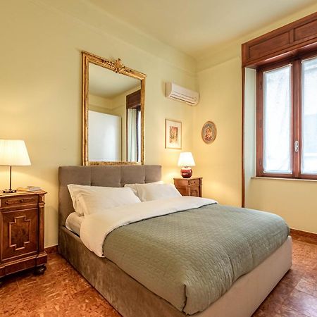 Piazza Isolo Central Apartment فيرونا المظهر الخارجي الصورة