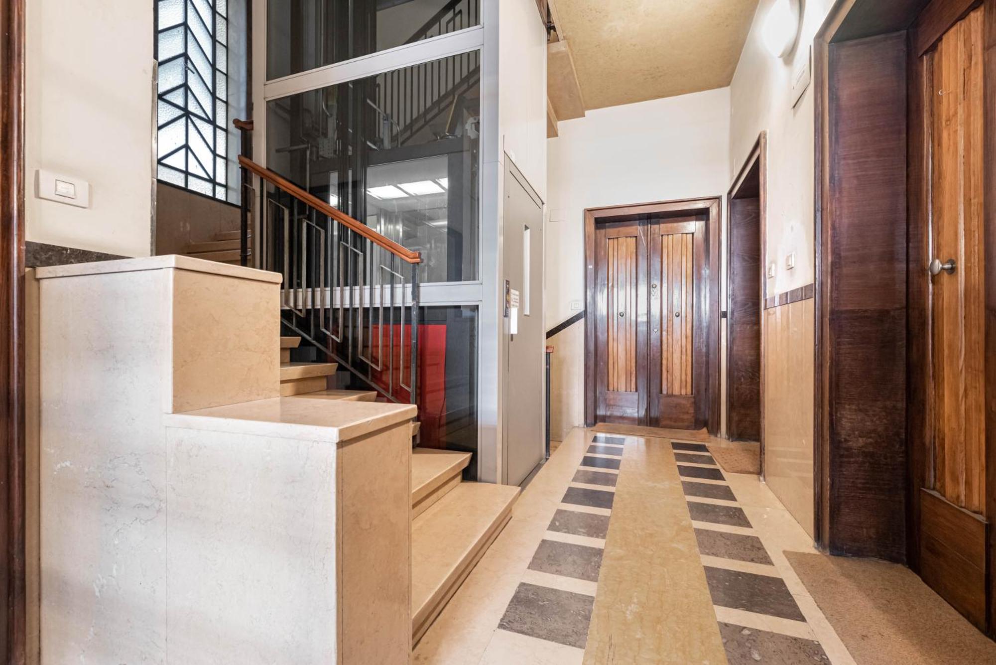 Piazza Isolo Central Apartment فيرونا المظهر الخارجي الصورة
